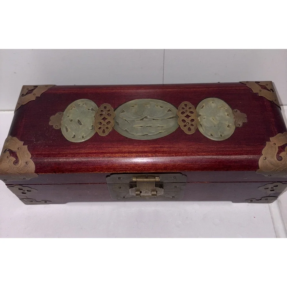 Vintage Beautiful Chinese Locking‎ Wood Jewelry Box Jade Inlay Brass Mounts - Picture 2 of 9